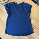 Featured thumbnail for Chandail bleu marine