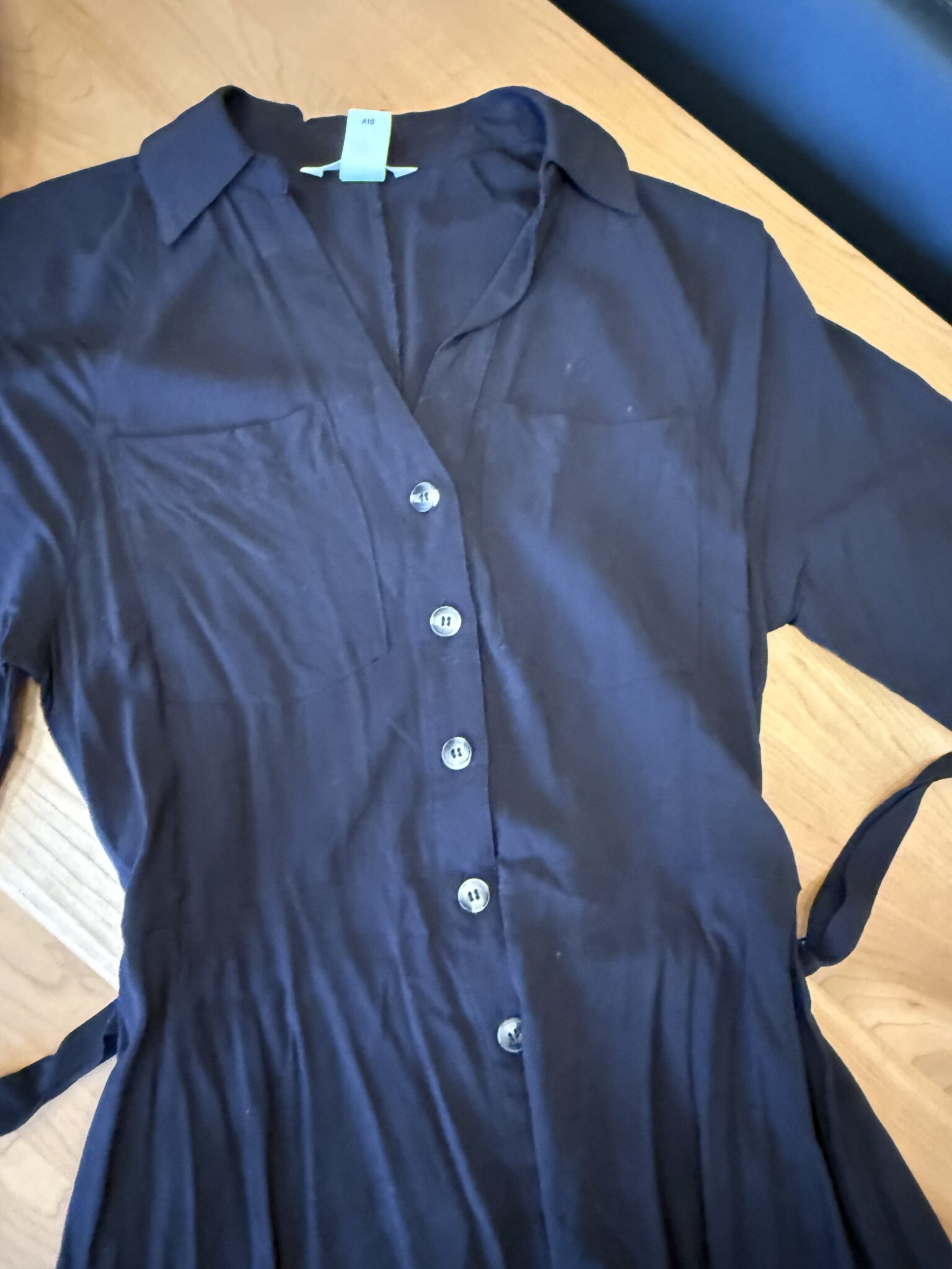 Image for Robe noir à boutons