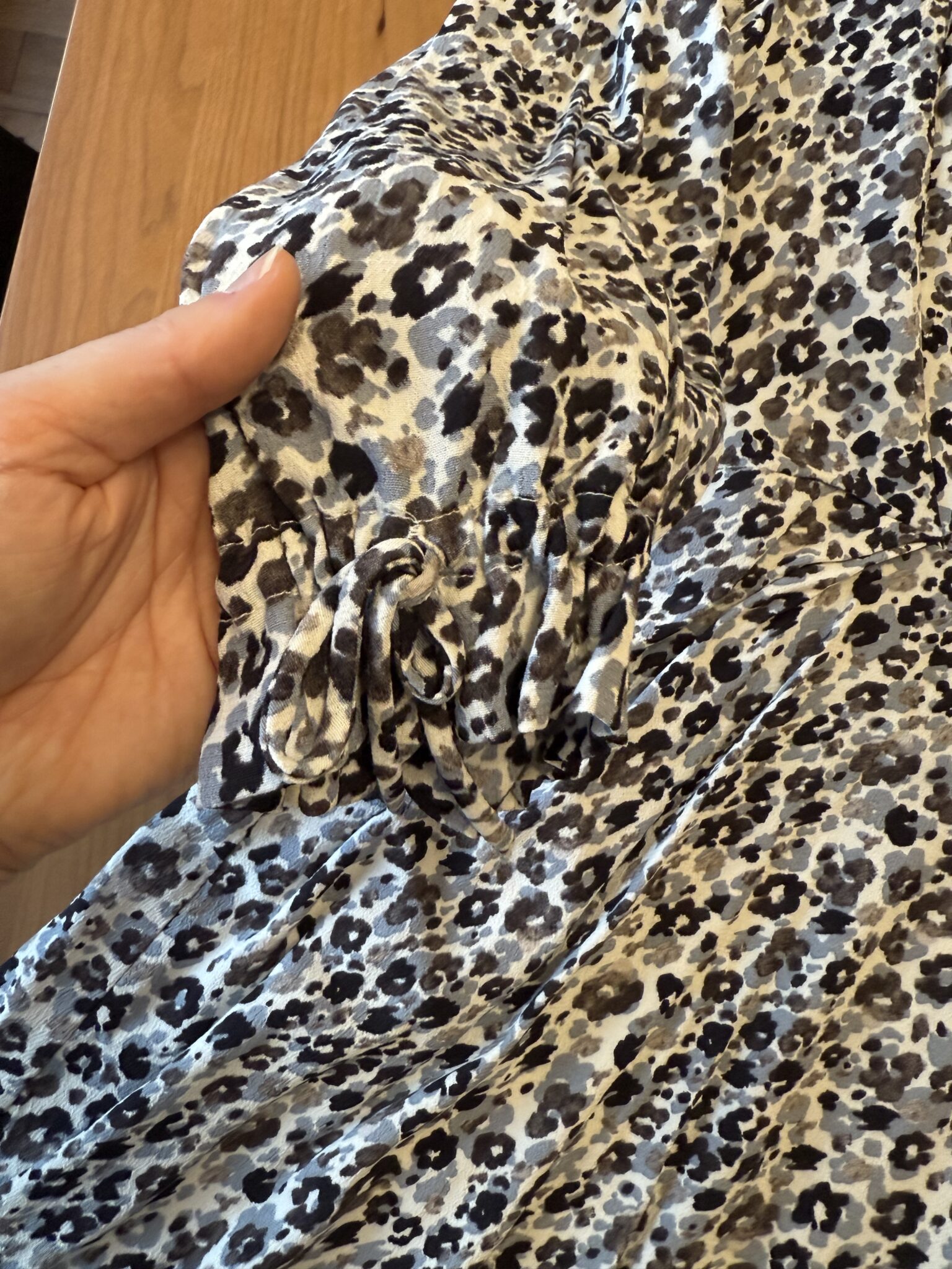 Image for Robe à motifs bleu, noir et blanc