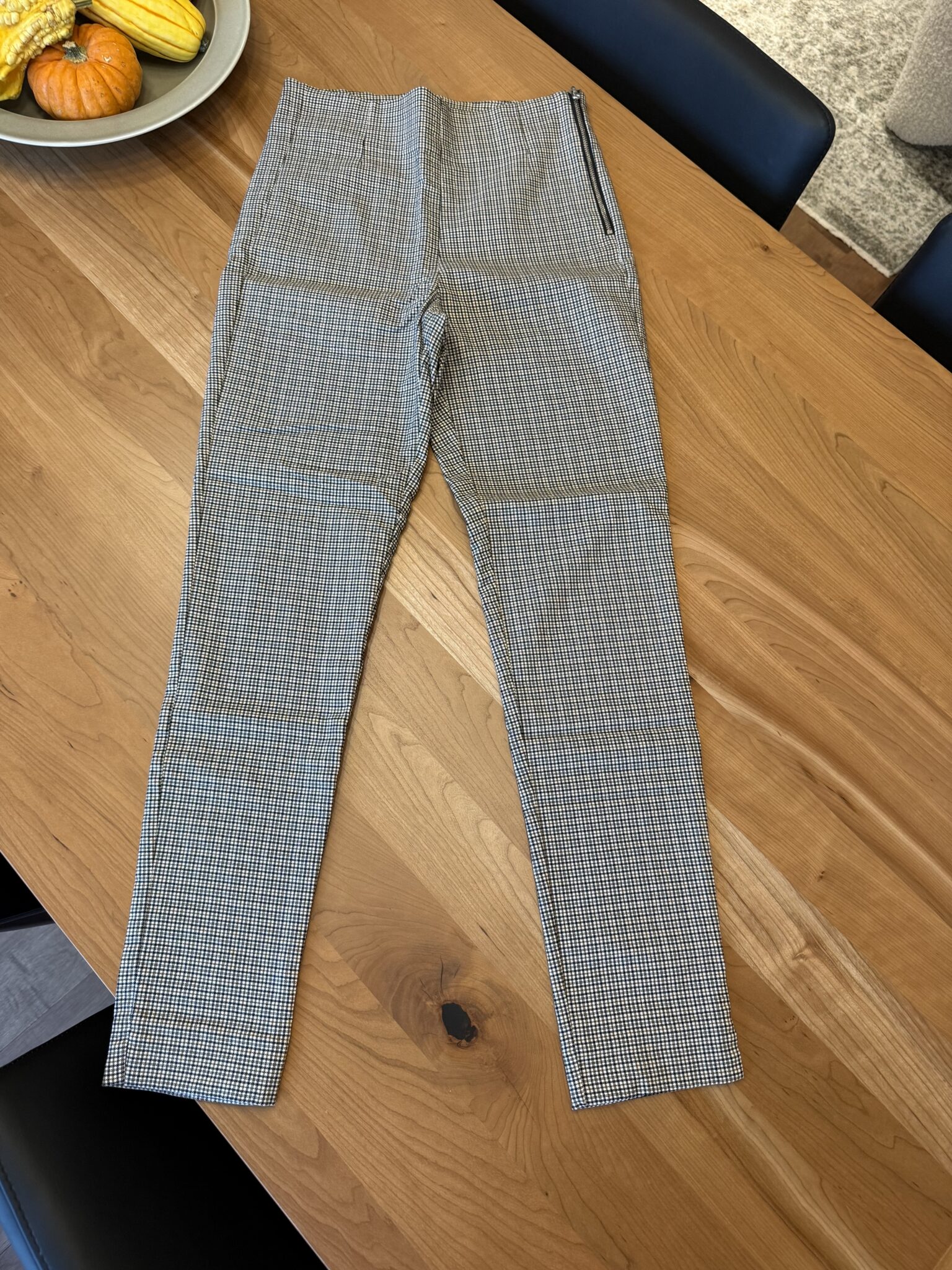 Featured image for Pantalon style legging à carreaux