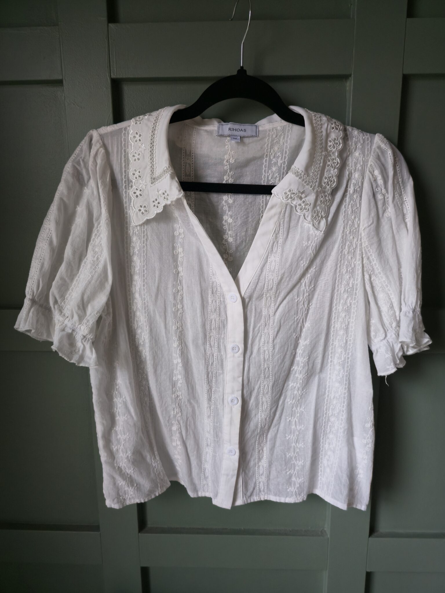 Featured image for Rihos - White embroidered blouse