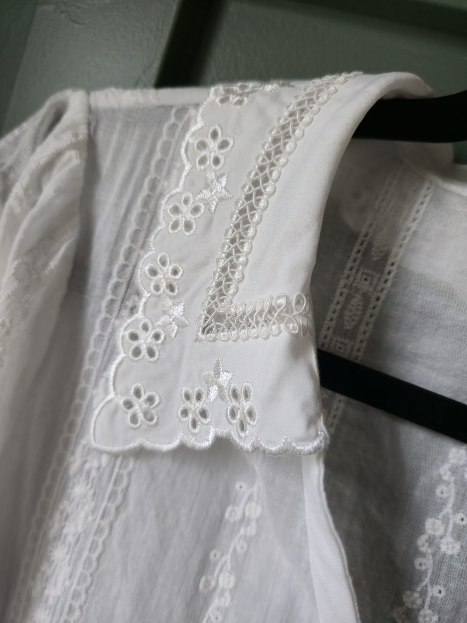 Image for Rihos - White embroidered blouse