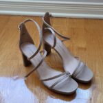 Featured thumbnail for Sandales à talon Chinese Laundry