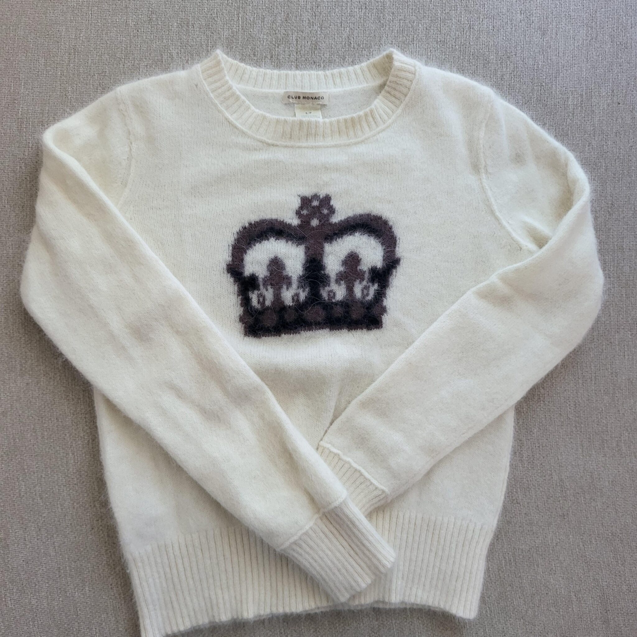 Featured image for Chandail en angora pour une Queen!