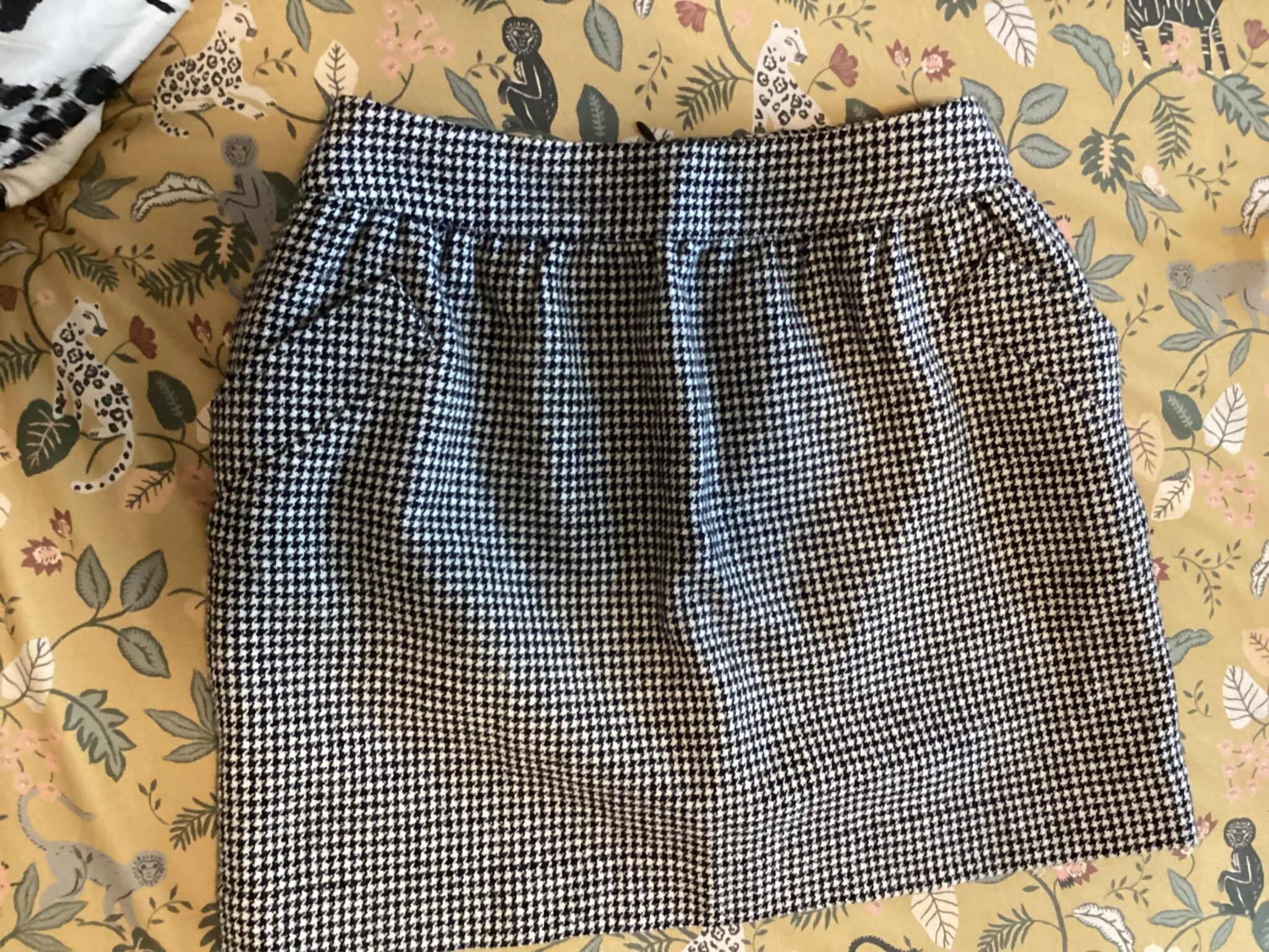 Featured image for Jupe au motif « pied de poule » Des Petits Hauts