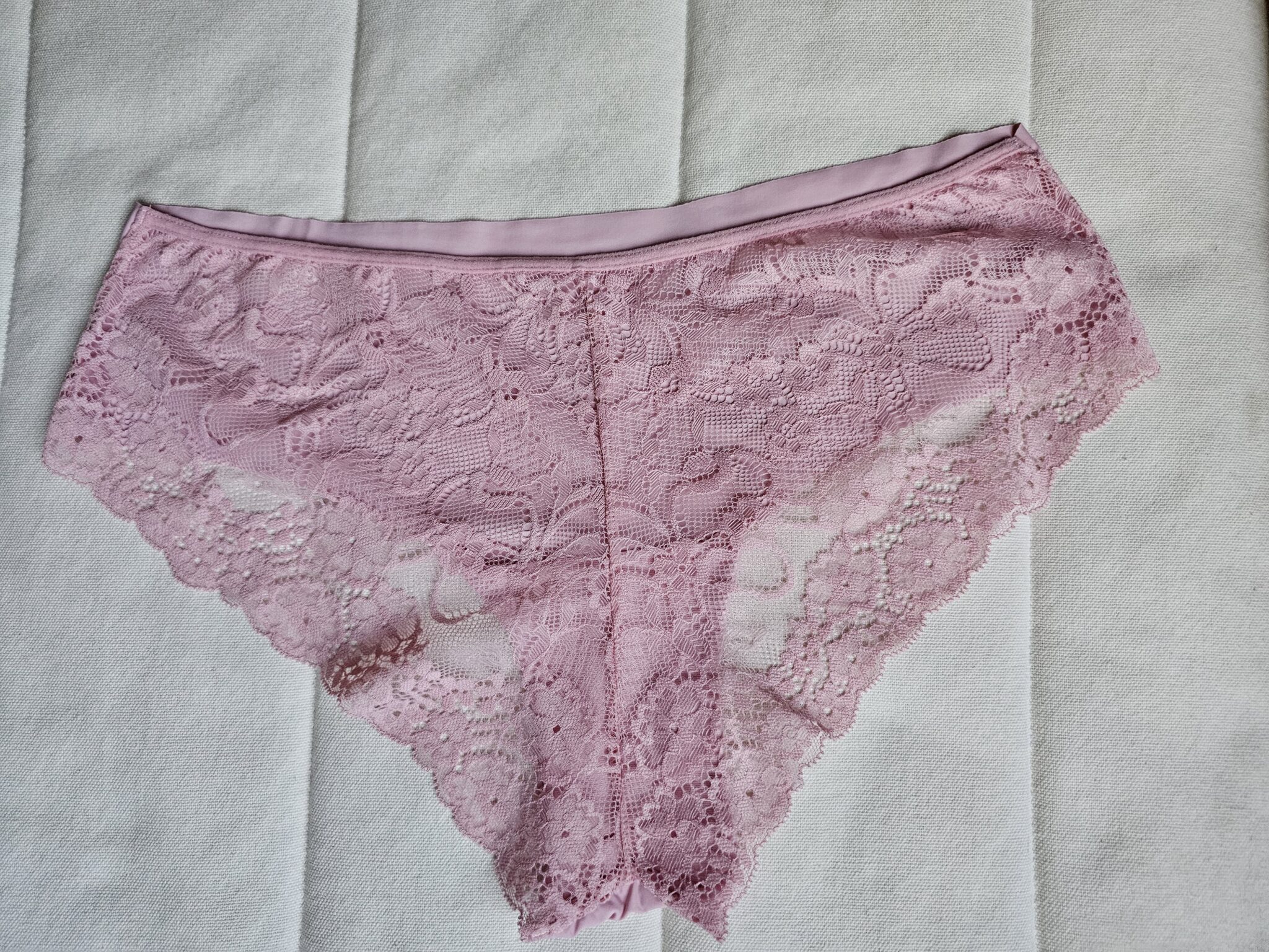 Featured image for culotte dentelle rose
