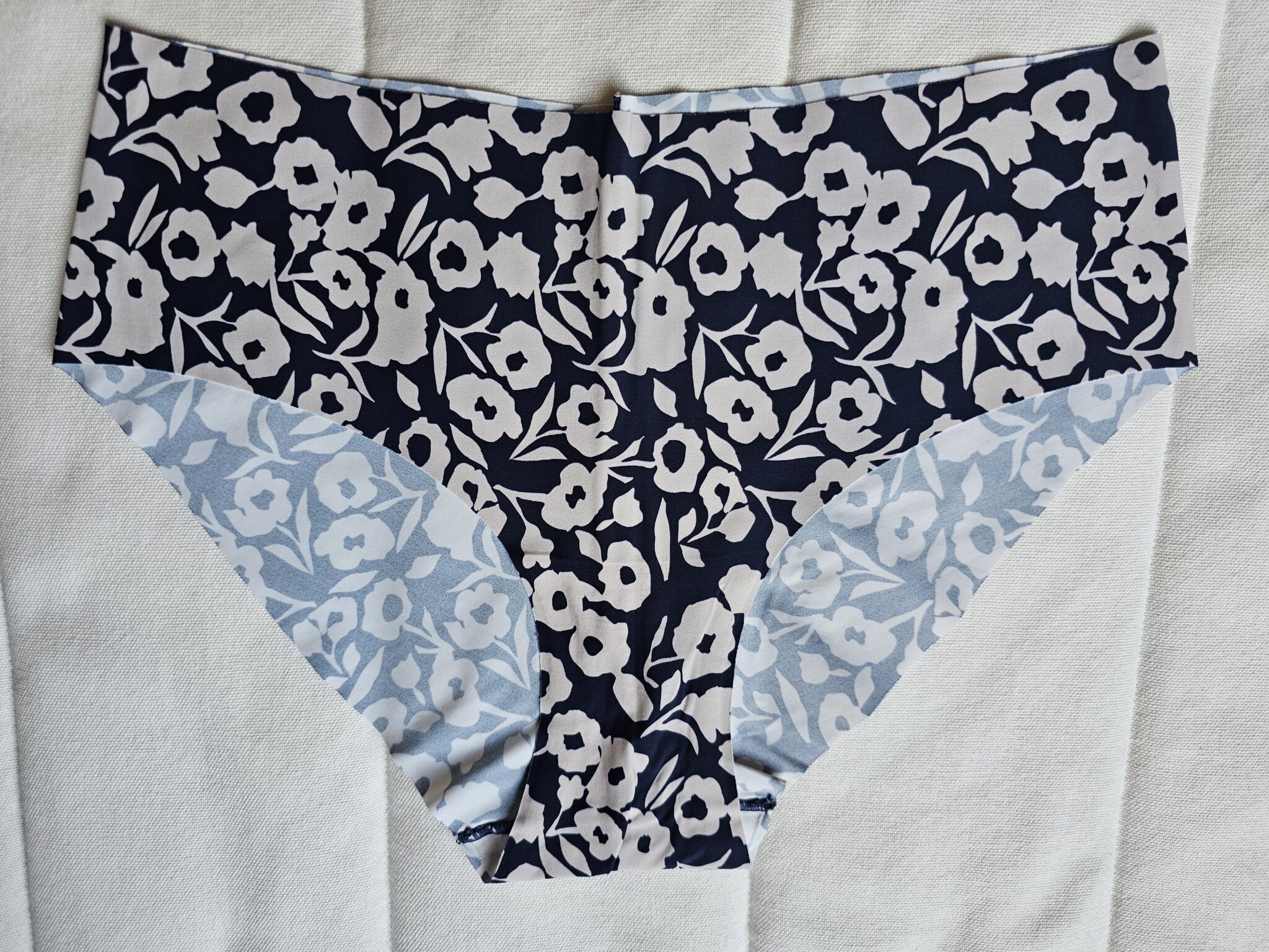 Featured image for culotte avec motifs fleuri.