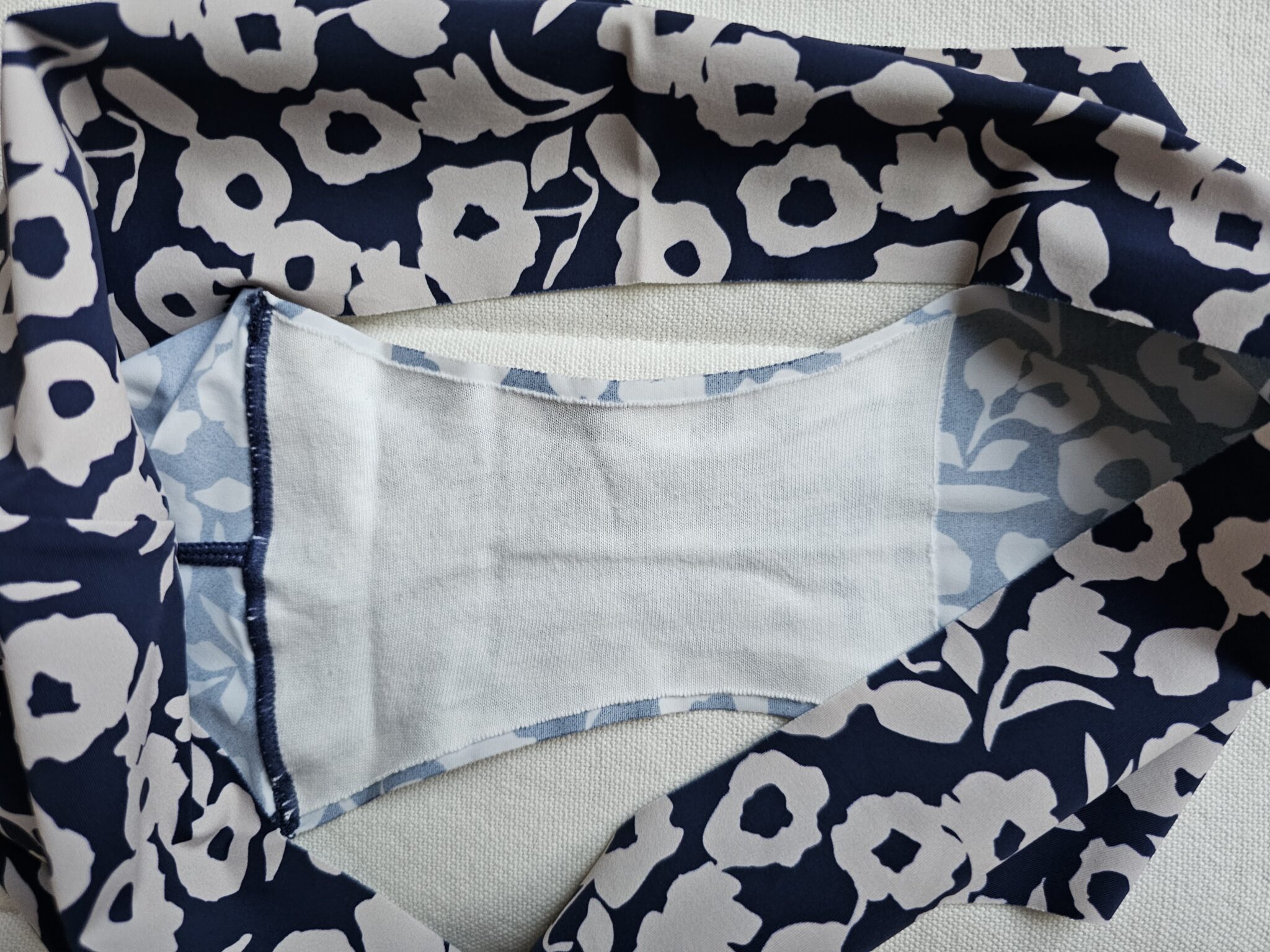 Image for culotte avec motifs fleuri.