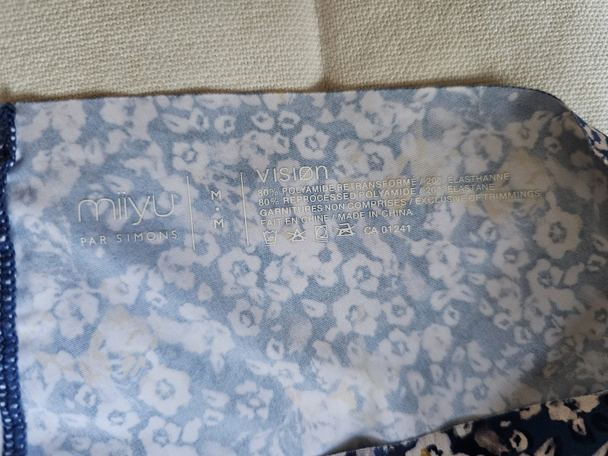 Image for culotte cheeky sans couture fleuri bleu jaune et crème.