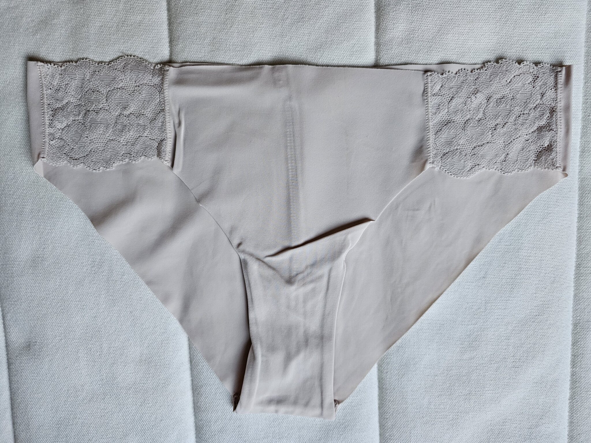 Featured image for culotte cheeky Aerie avec dentelle.
