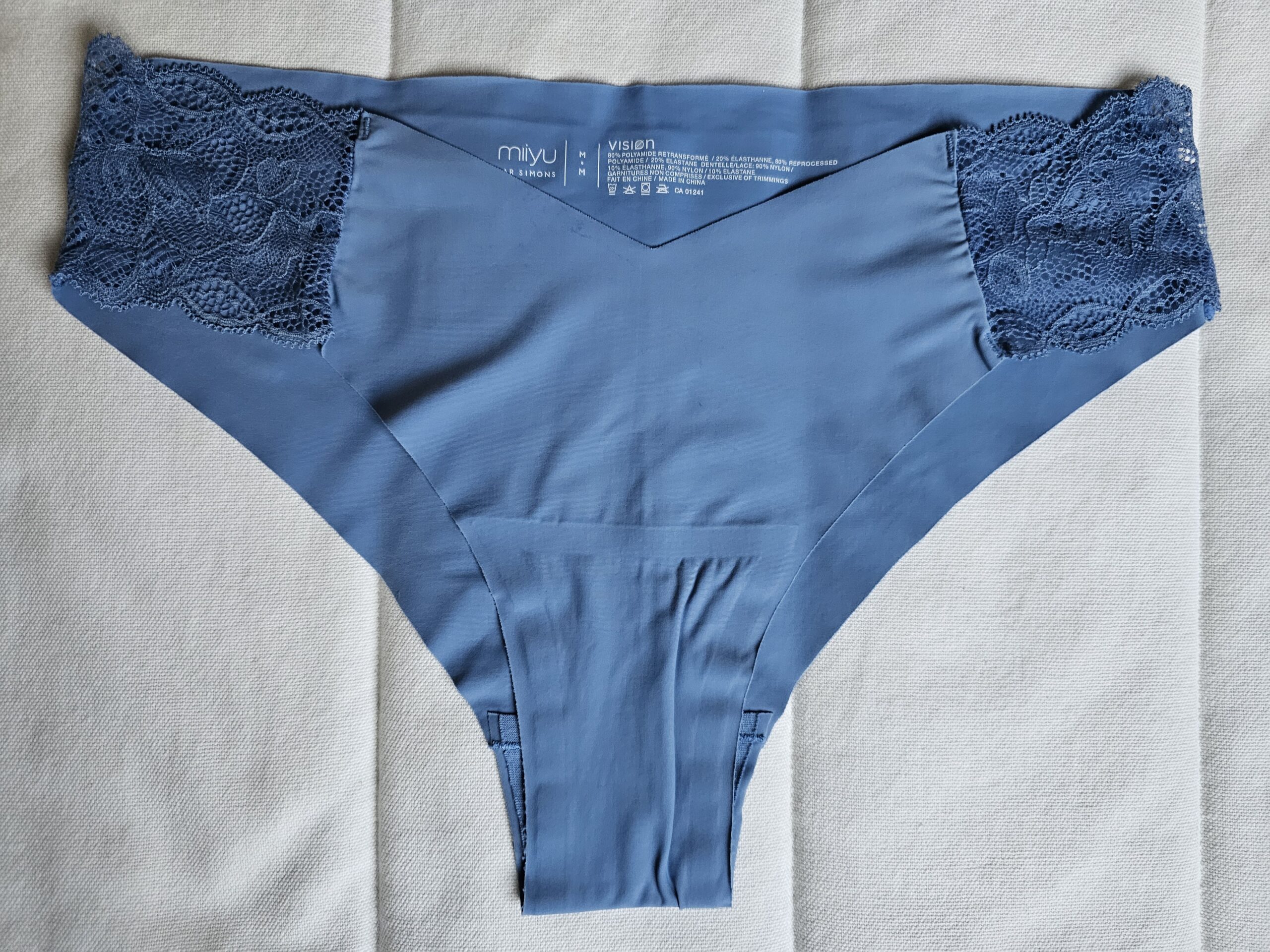 culotte cheeky avec côté en dentelle. Simons seconde main