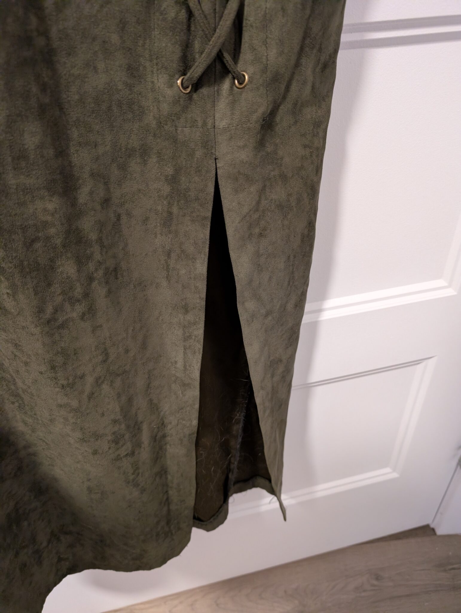 Image for Joseph Ribkoff/Robe Midi en suède kaki Sz 10