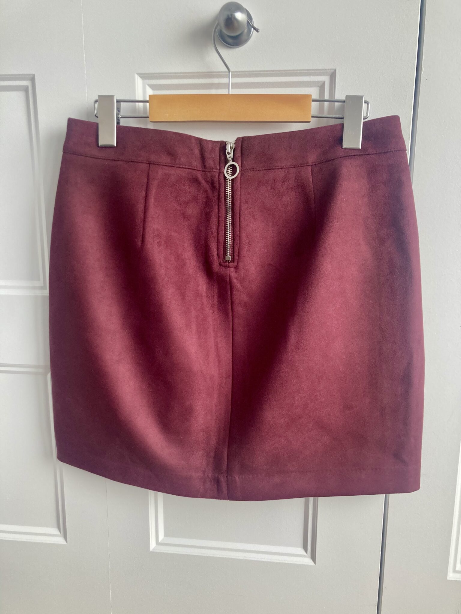 Image for Short skirt in burgundy velvet