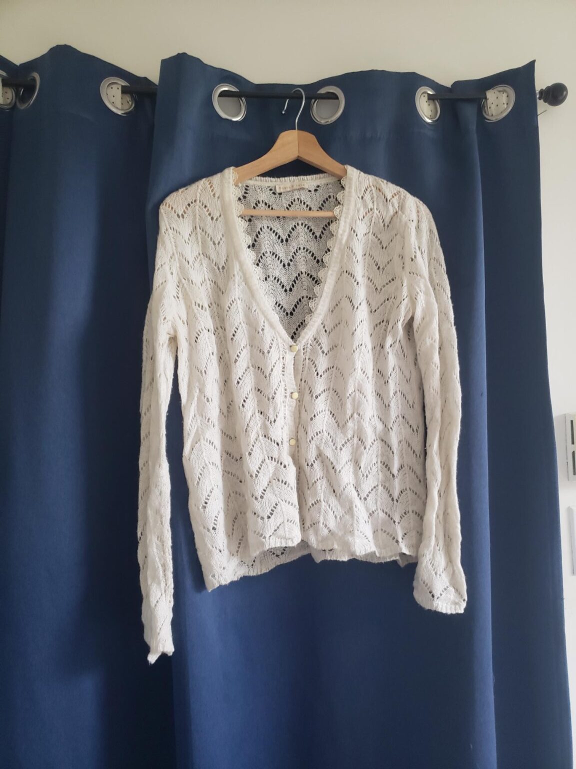 Featured image for gilet blanc ajourée et dentelle