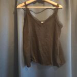 Featured thumbnail for camisole noir style soie avec bretelles en dentelles