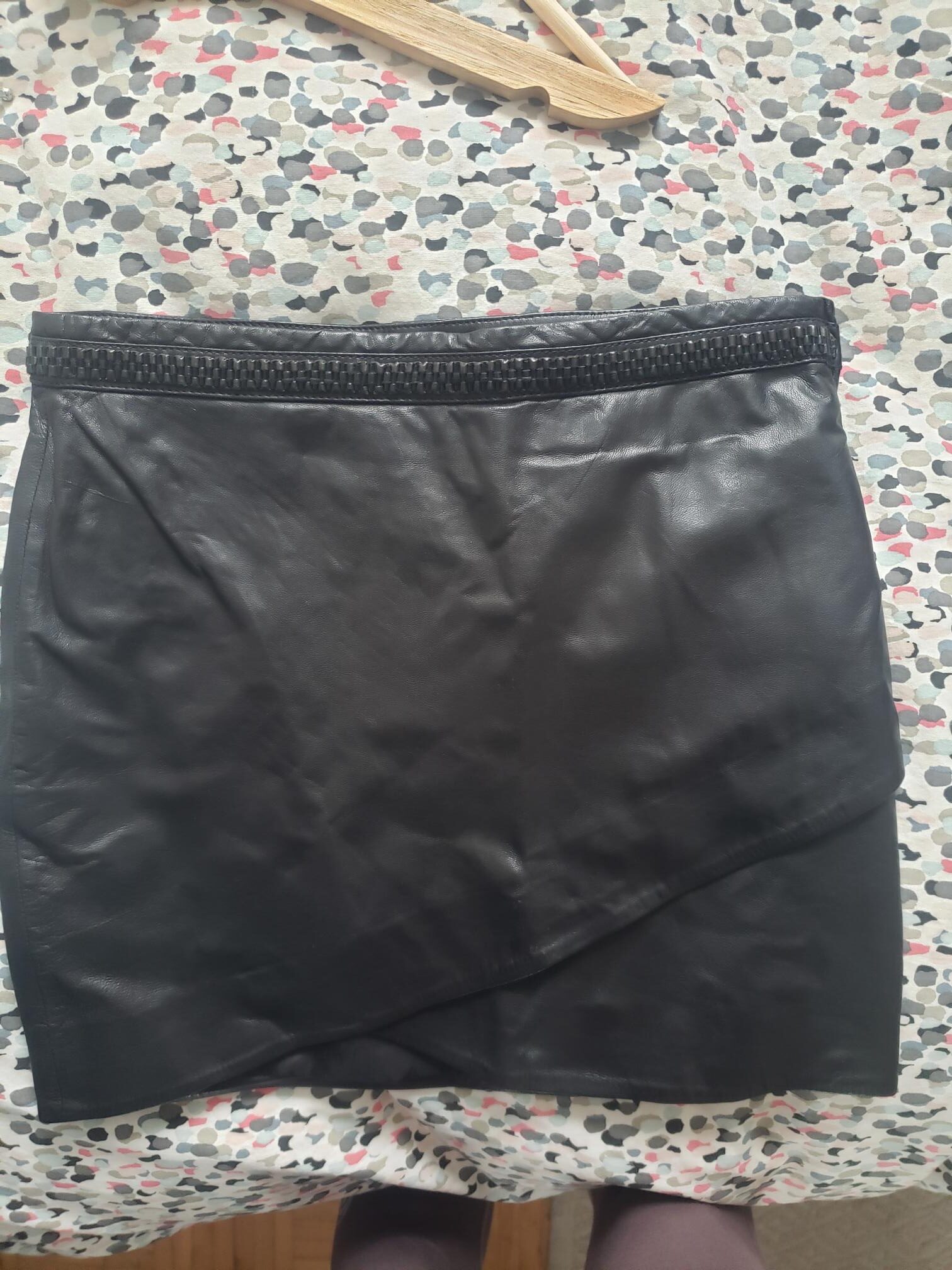 Jupe noir cuir avec tressage IKKS seconde main