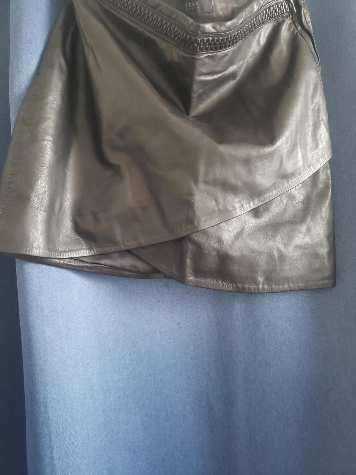 Image for Jupe noir cuir avec tressage