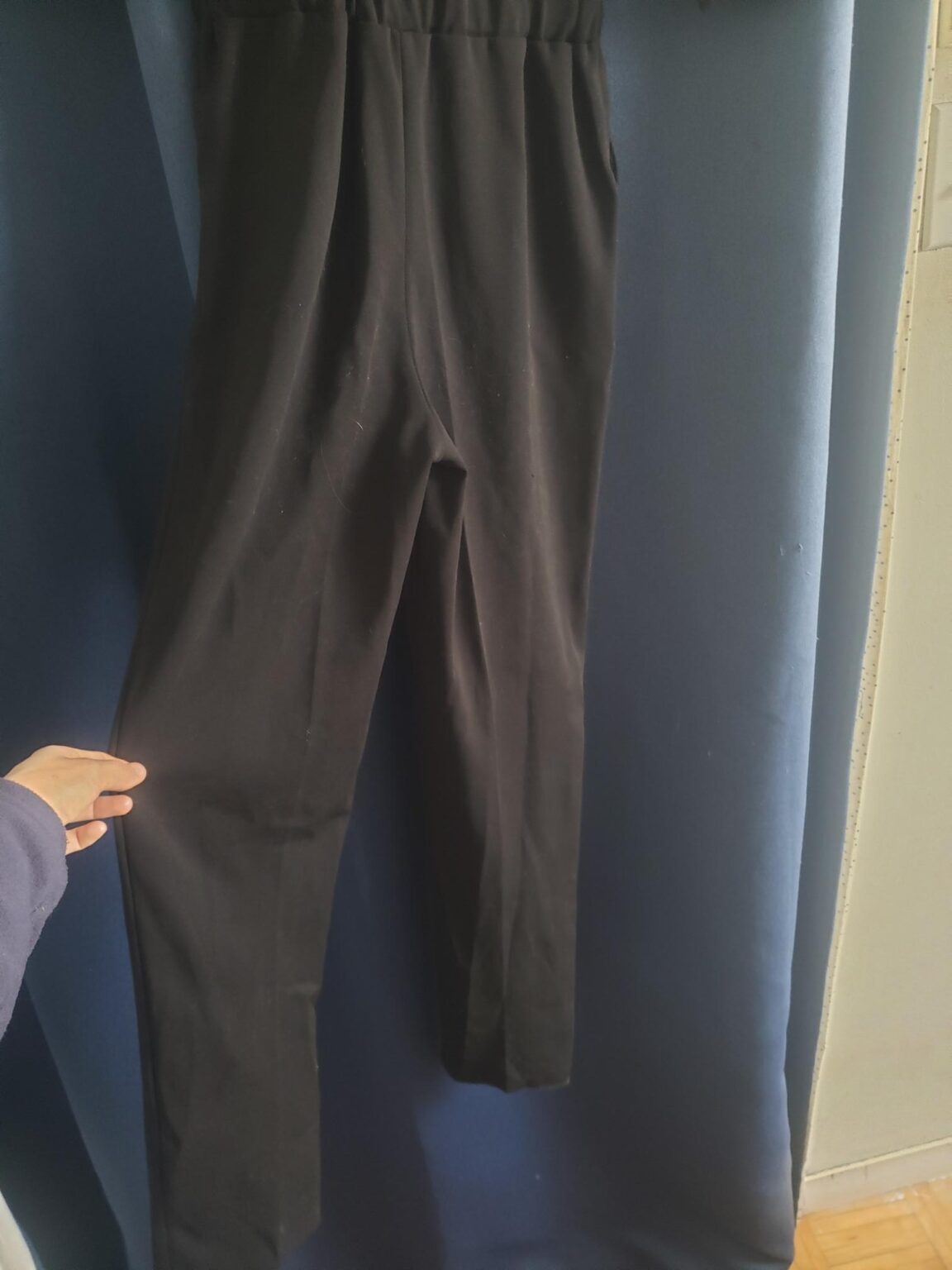 Image for Combinaison pantalon noir et dentelle.