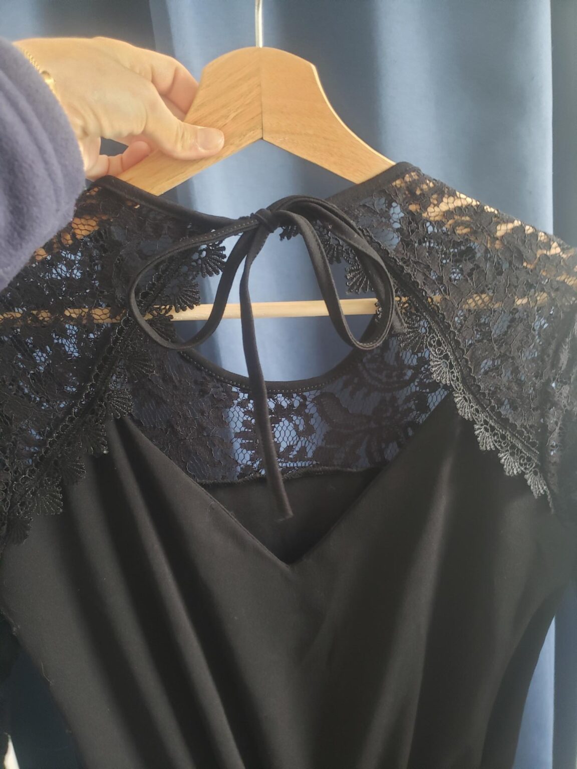 Image for Combinaison pantalon noir et dentelle.