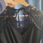 Thumbnail for Combinaison pantalon noir et dentelle.