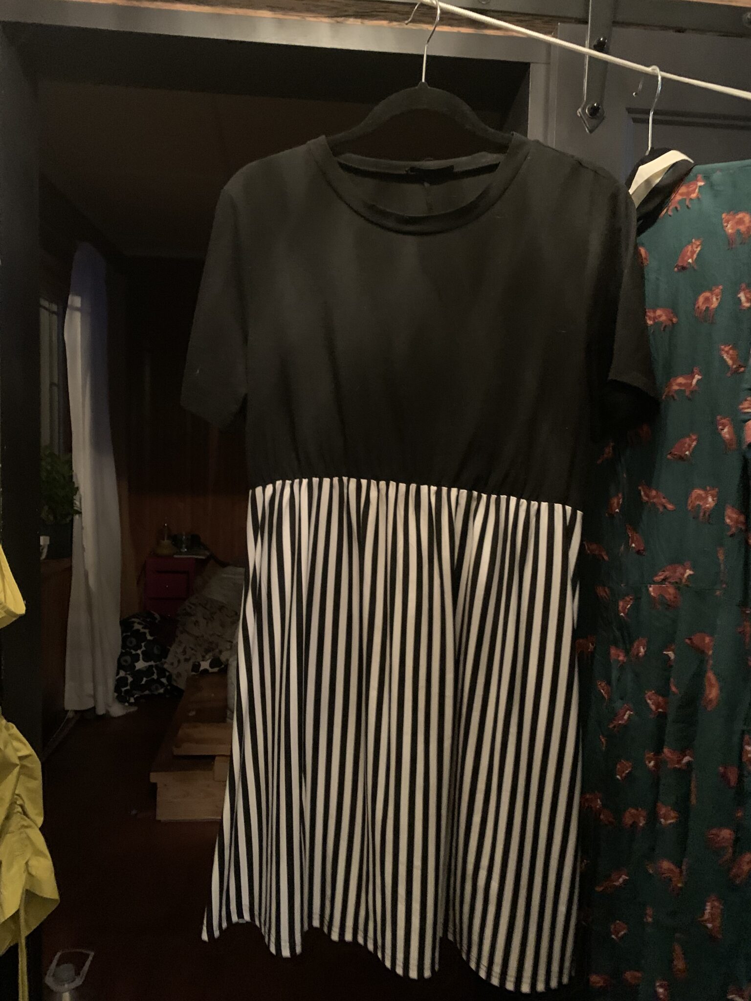Image for Robe trapèze- noire et lignée