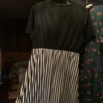 Thumbnail for Robe trapèze- noire et lignée