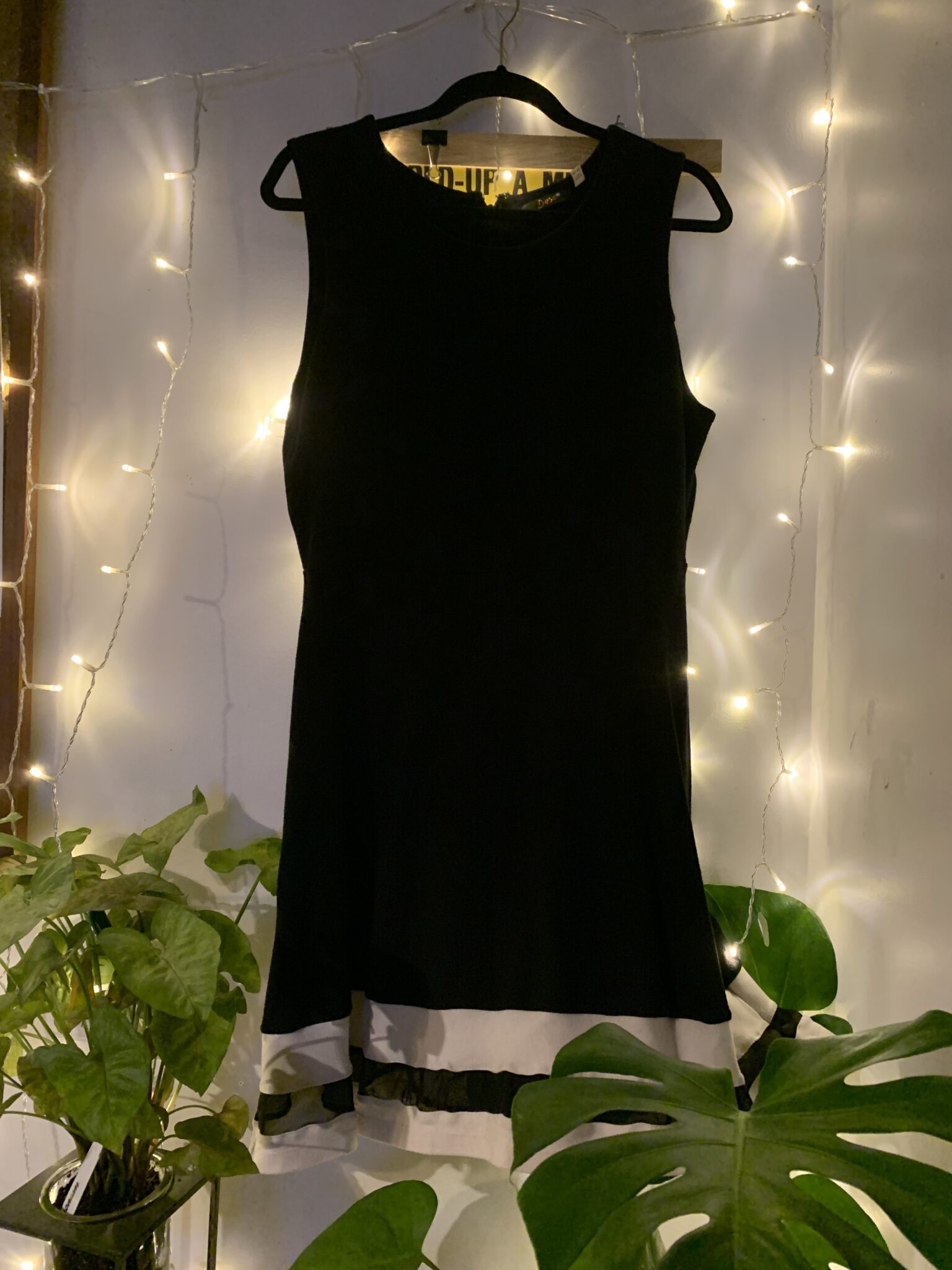 Featured image for Petite robe noire sans manche