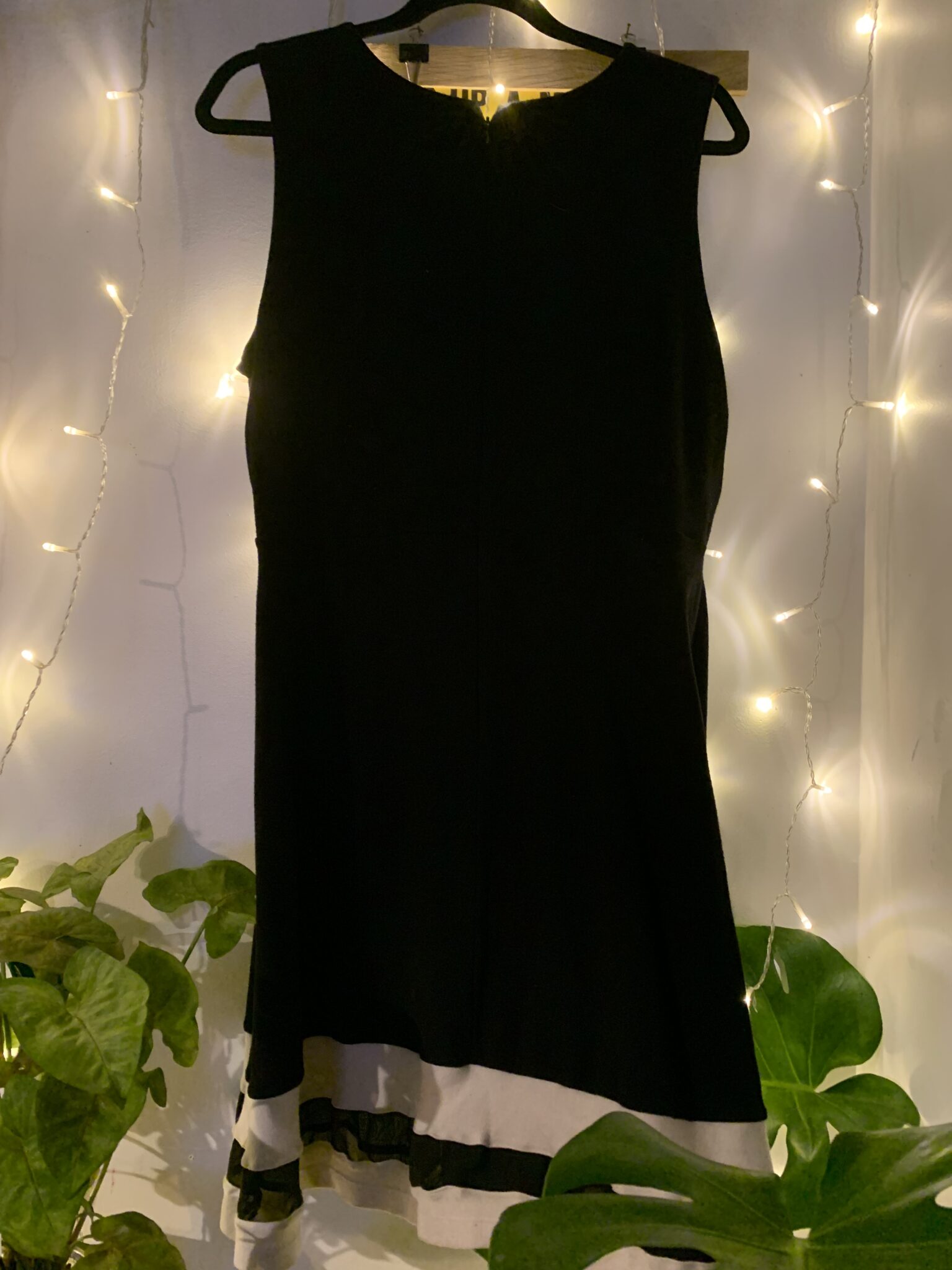 Image for Petite robe noire sans manche