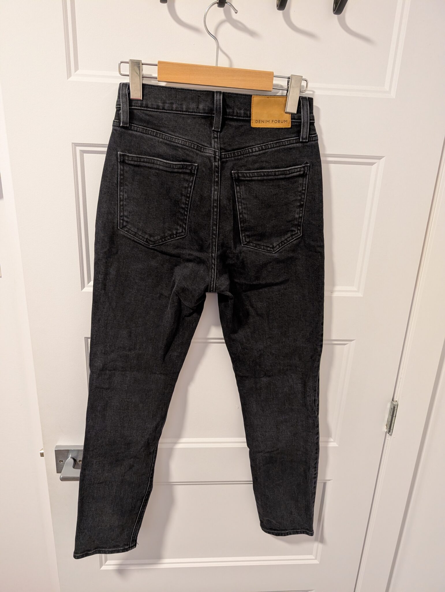 Image for Aritzia/Denim Forum Yoko High Rise Slim 28L sz 25