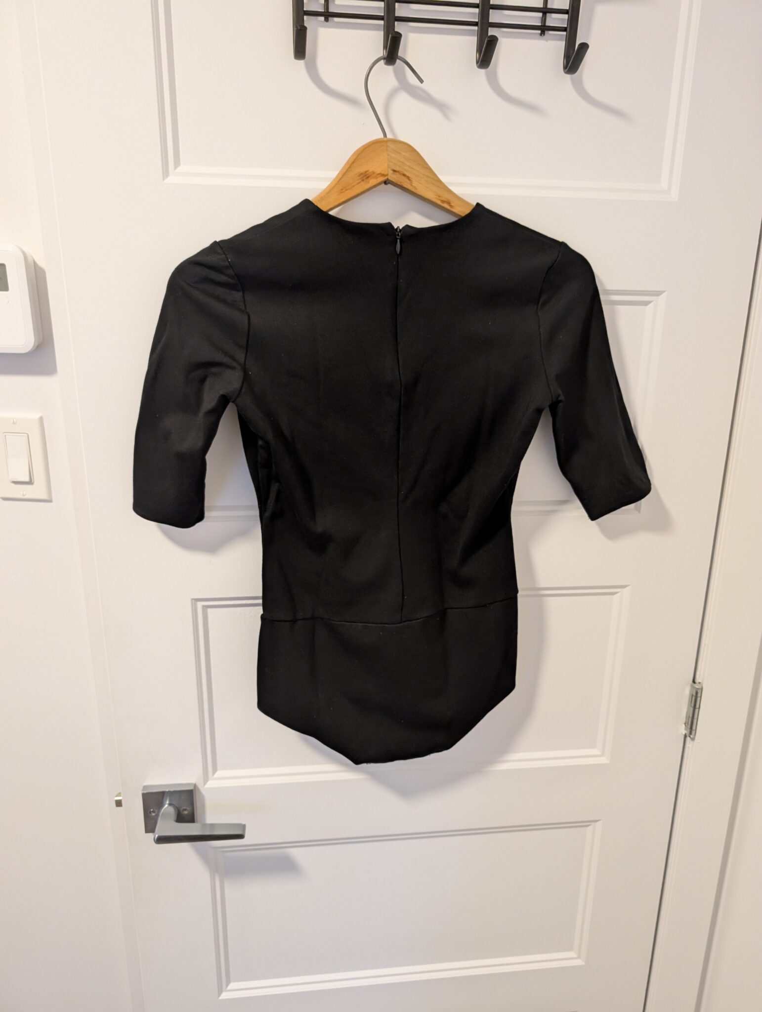Image for Aritzia/Babaton Vneck Bodysuit Sz S