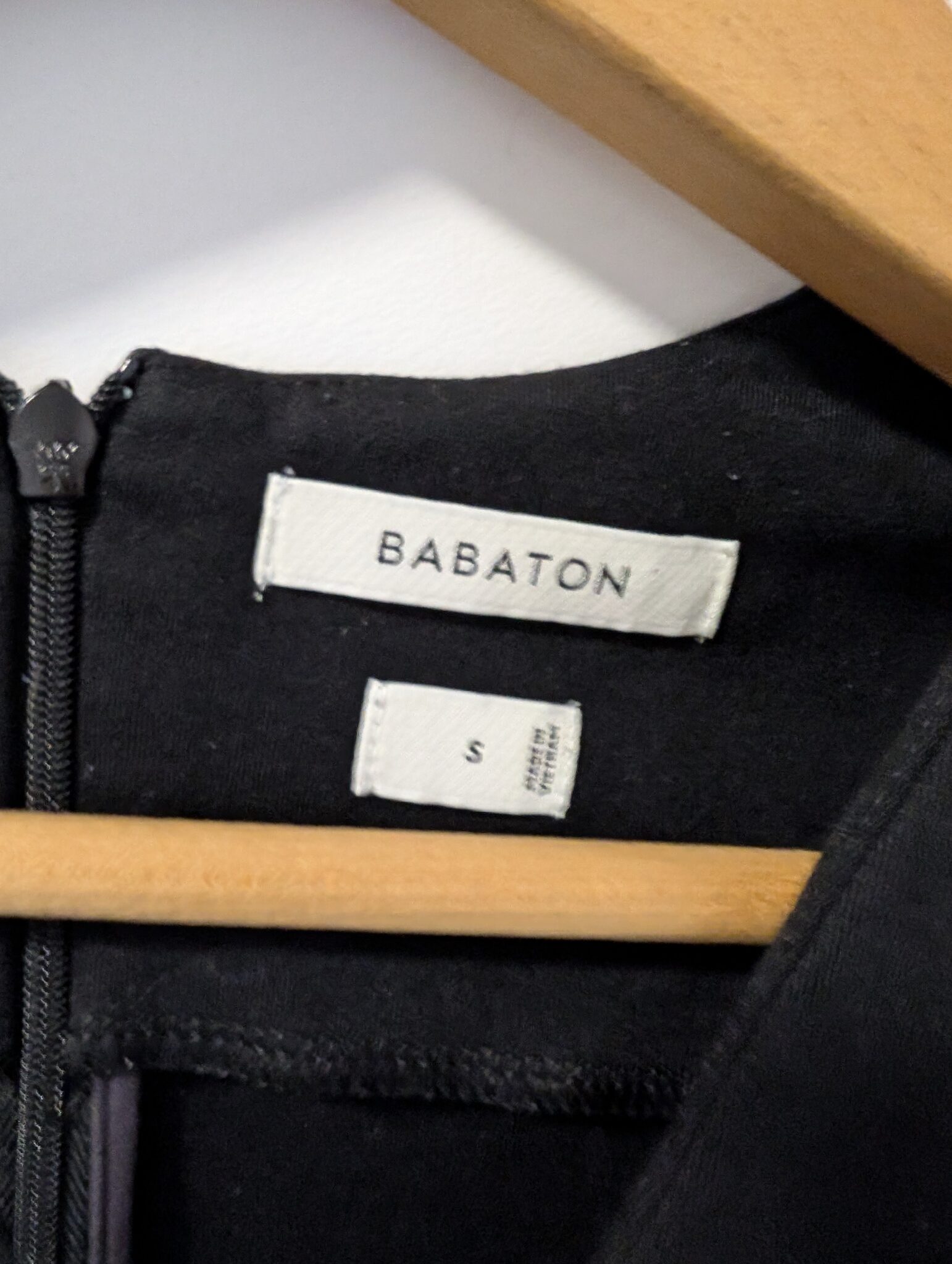 Image for Aritzia/Babaton Vneck Bodysuit Sz S