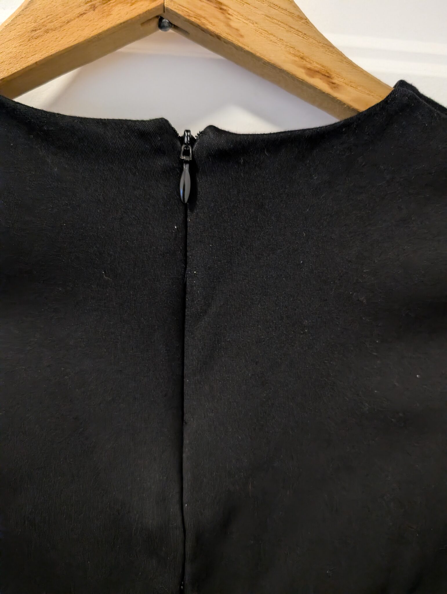 Image for Aritzia/Babaton Vneck Bodysuit Sz S