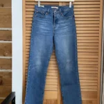 Featured thumbnail for Levi’s Wedgie straight 26