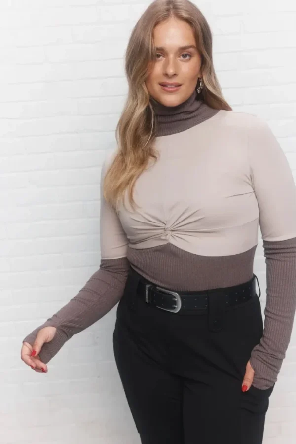 Featured image for Haut neuf Joelle Collection