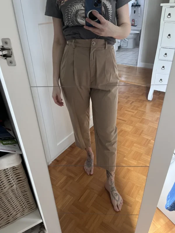 Featured image for Pantalons à plis