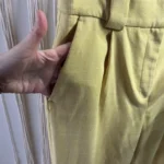 Thumbnail for Pantalons à plis jaunes