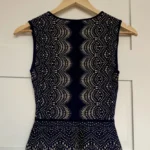 Thumbnail for Top chic BCBG