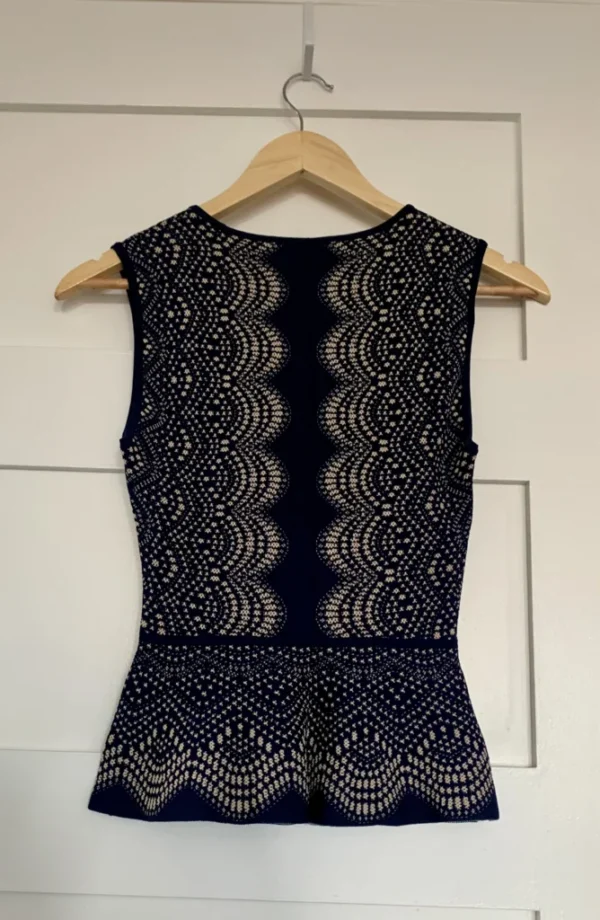 Image for Top chic BCBG