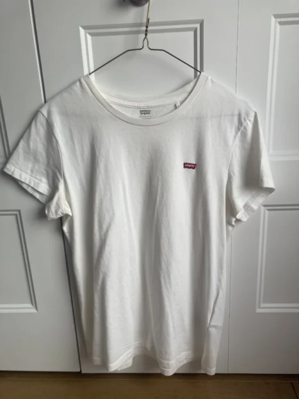 Featured image for Tshirt Levi’s blanc