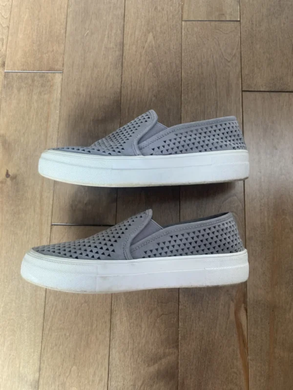 Image for Steve Madden grey flat shoes