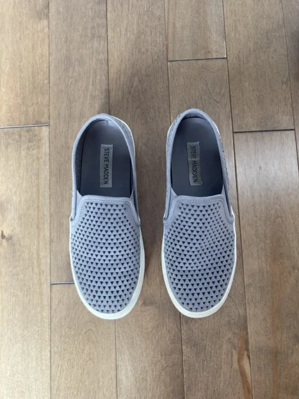 Image for Steve Madden grey flat shoes