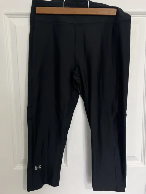 Featured image for Mid-calf yoga pants