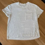 Featured thumbnail for Tshirt ligné noir et blanc effet ribbed
