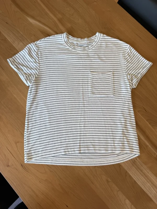Featured image for Tshirt ligné noir et blanc effet ribbed