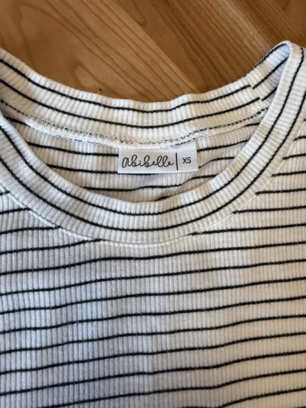 Image for Tshirt ligné noir et blanc effet ribbed