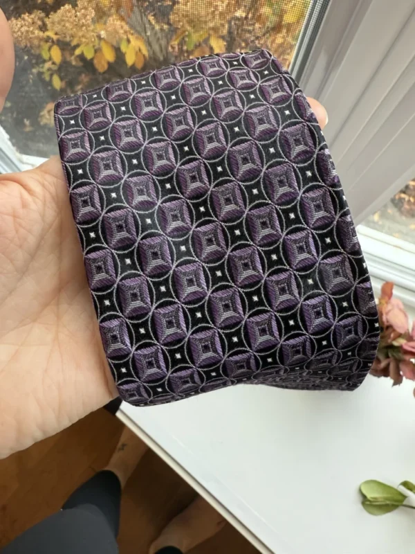 Image for Cravate mauve et noir
