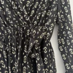 Thumbnail for ✨ Robe portefeuille à motifs dorés – Parfaite pour toutes les occasions ! ✨