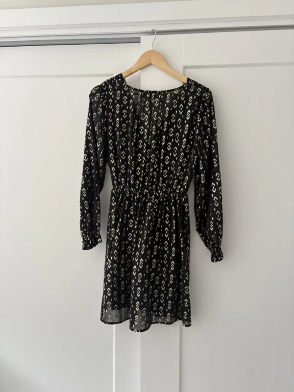 Image for ✨ Robe portefeuille à motifs dorés – Parfaite pour toutes les occasions ! ✨