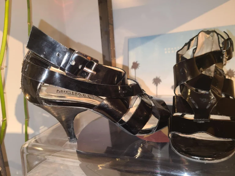 Image for Chic little shoe