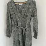 Featured thumbnail for Robe courte à manches longues Simons